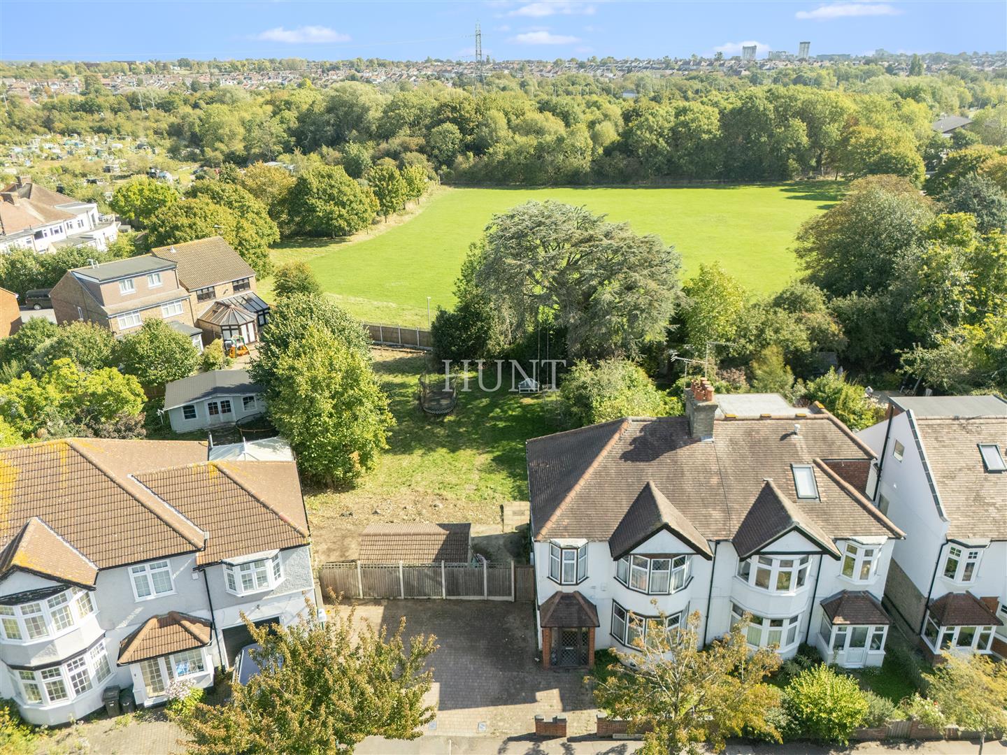 3 bedroom semi-detached house for sale 0