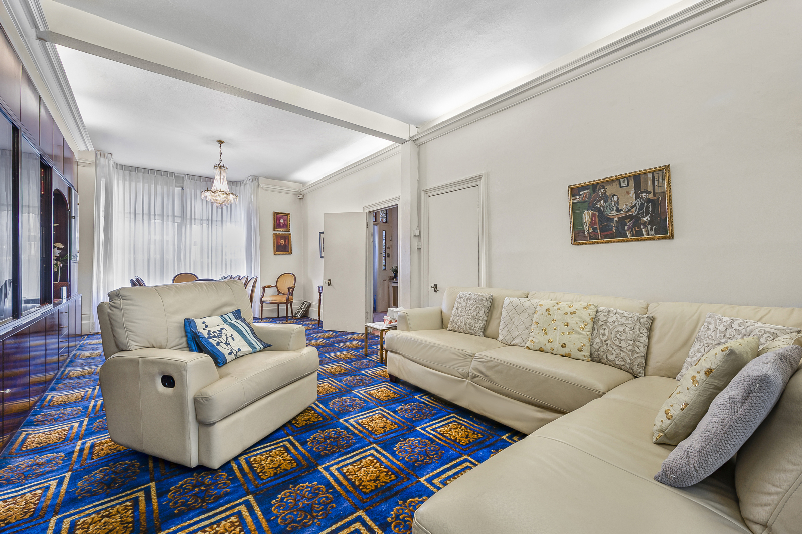 6 bedroom end terrace house for sale 0