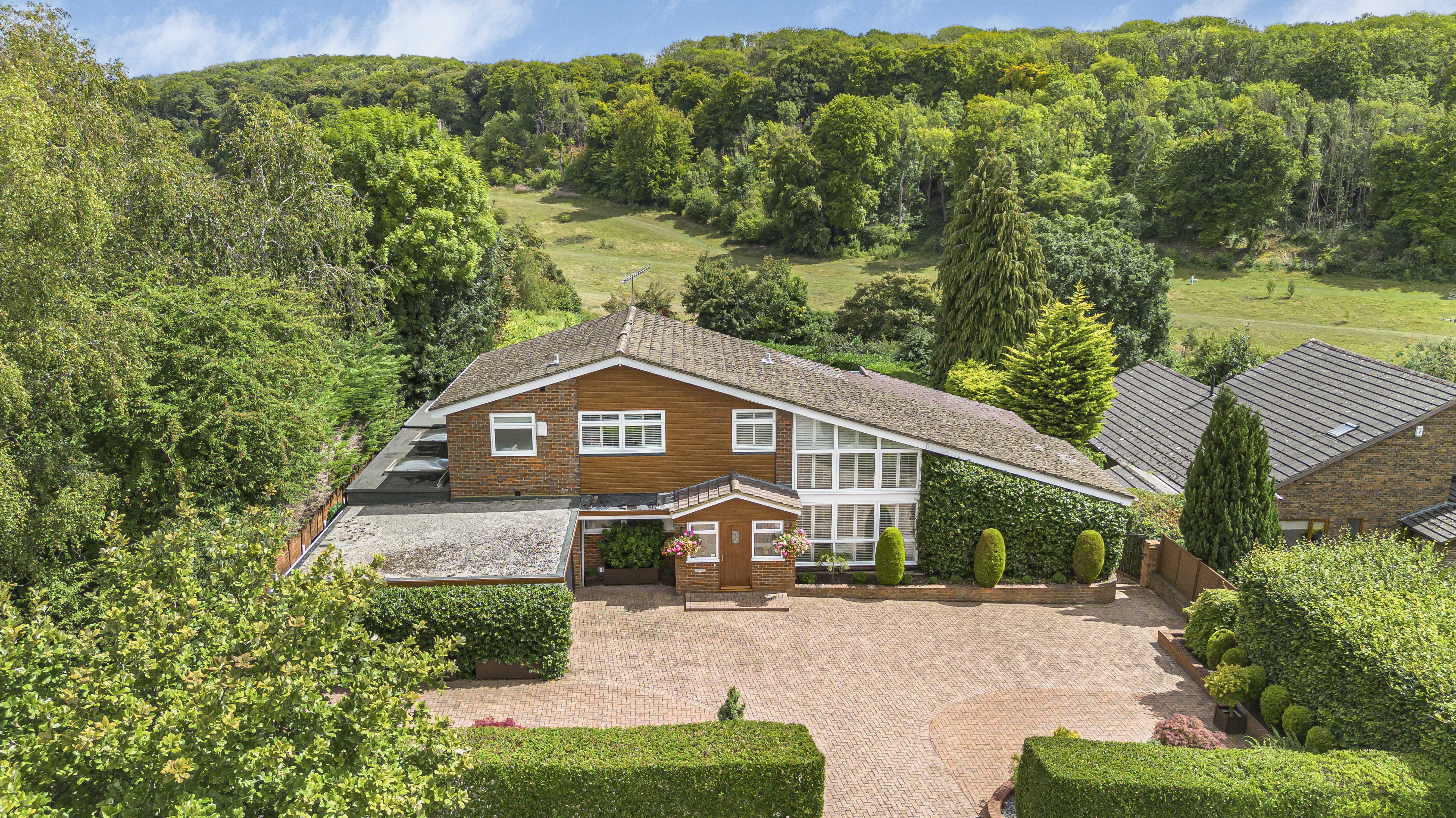 5 bedroom detached house for sale - Million Plus.com The Luxury Marketplace