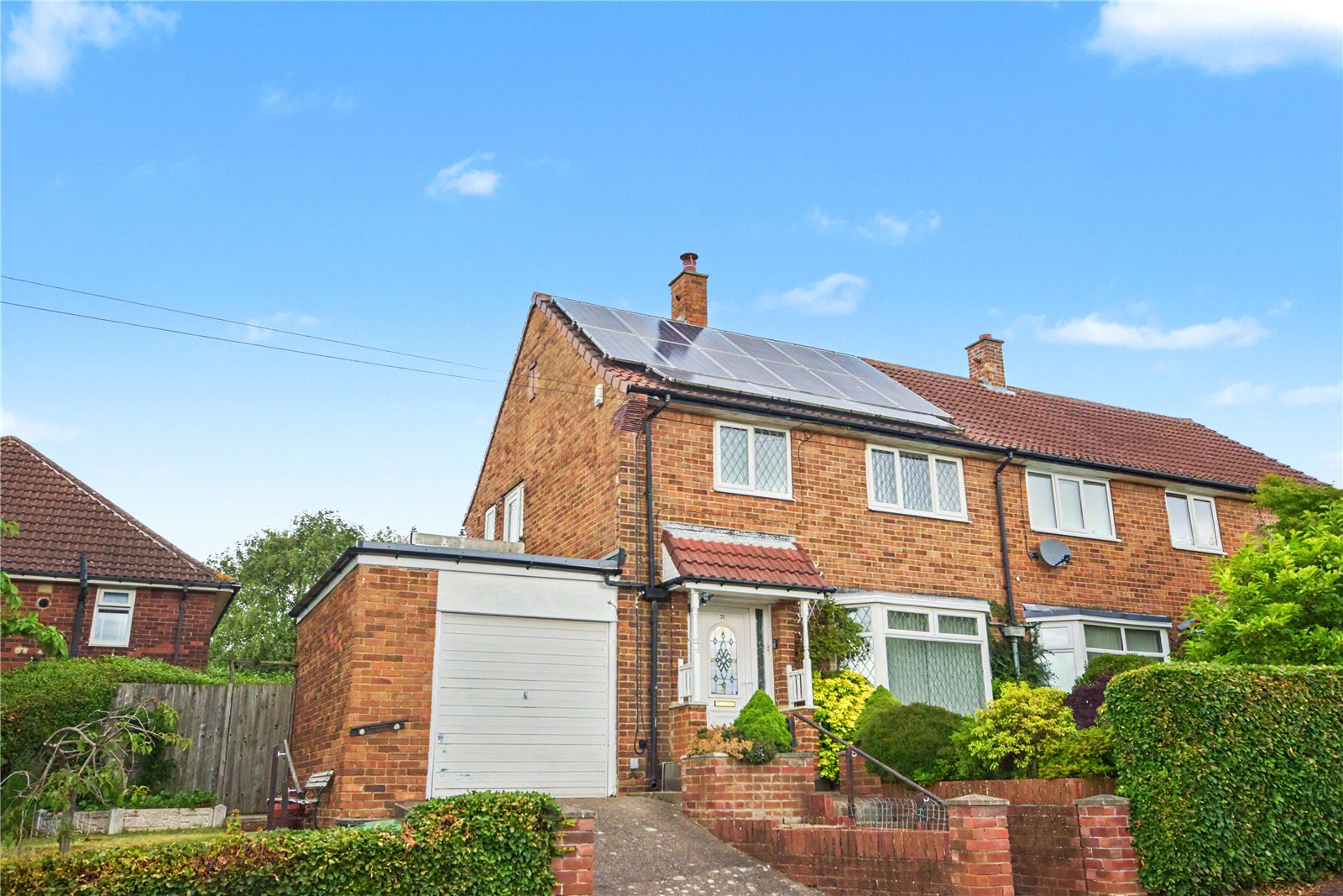 32 Bedford Drive, Leeds, LS16 6DJ - listing photo
