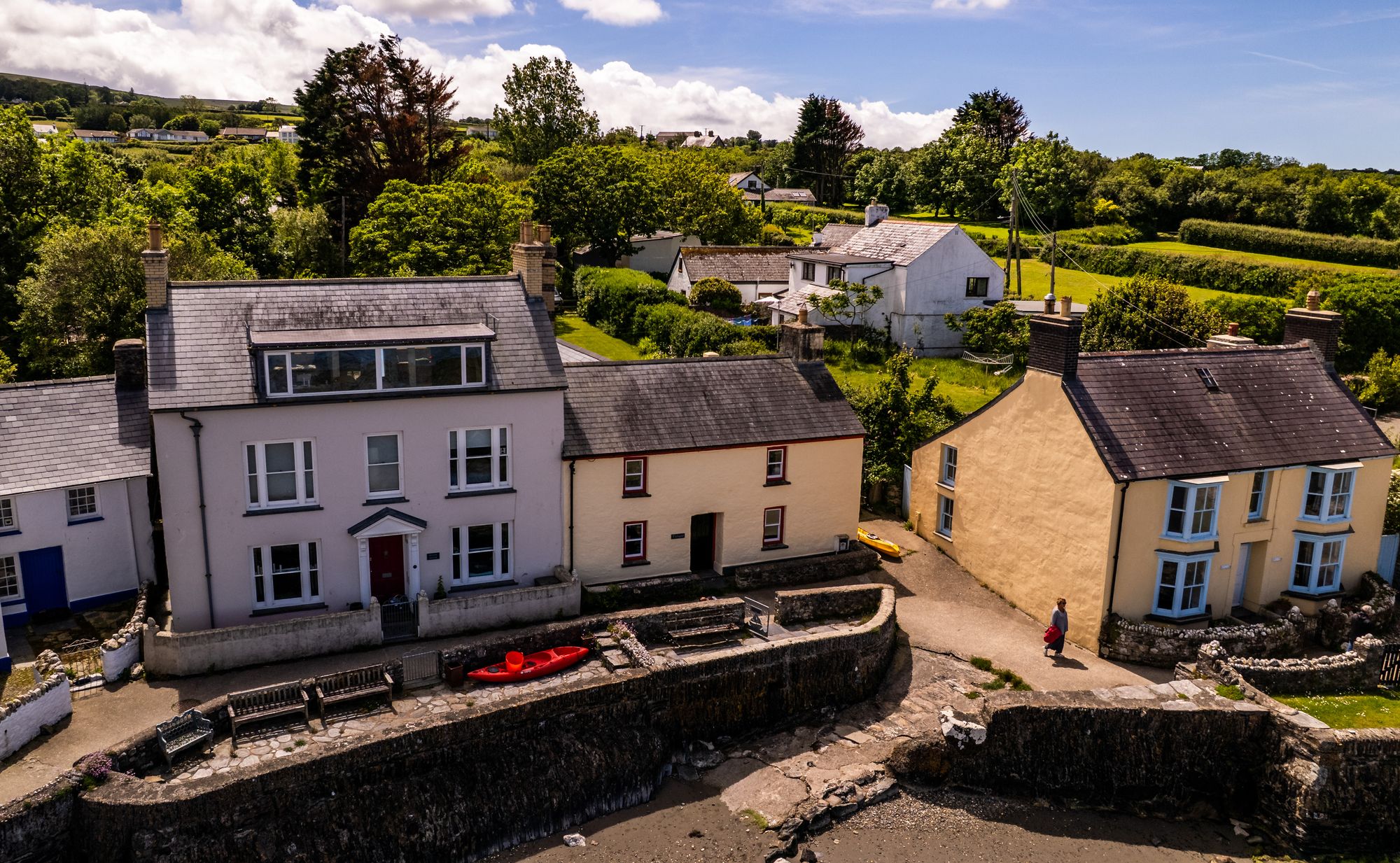 4 bedroom semi-detached house for sale 0