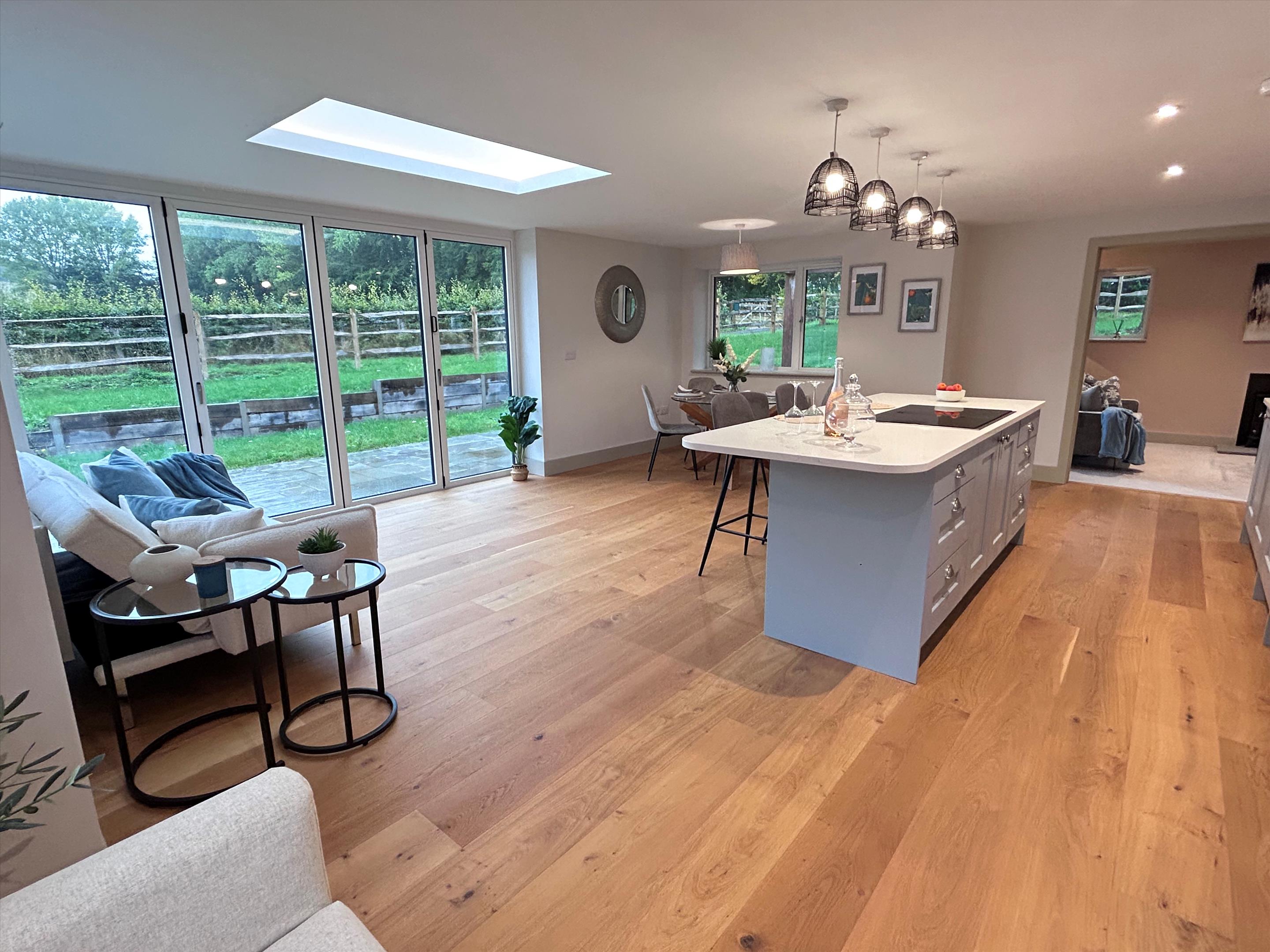 5 bedroom detached house for sale 0