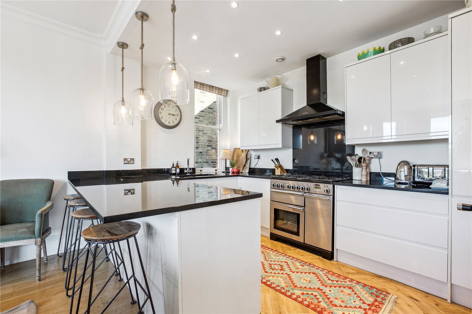 3 bedroom flat for sale 0