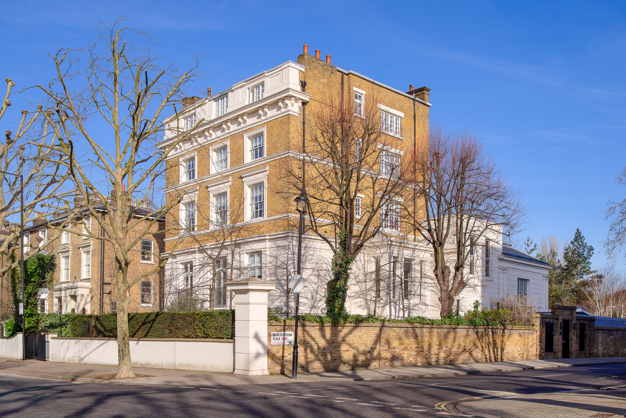3 bedroom flat for sale 0
