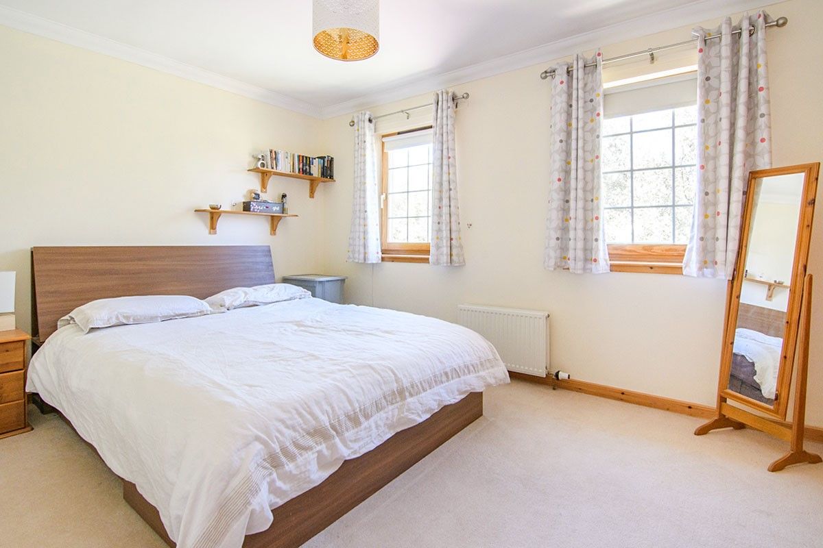5 Bedrooms Detached house for sale in Taylor Green, Livingston EH54