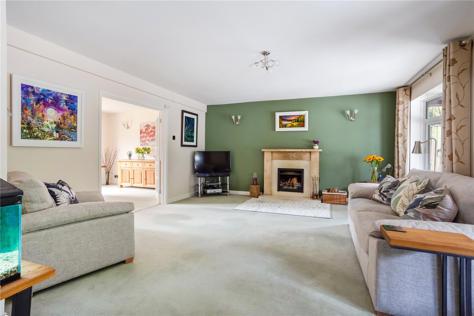 5 bedroom detached house for sale 0