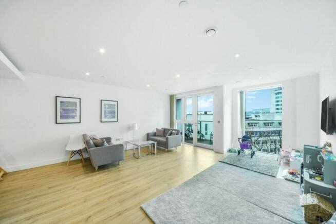 2 bedroom flat for sale 0