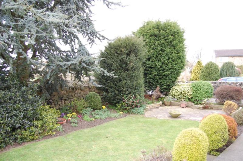 Free property report 1 Greenhill Drive, Micklethwaite, Bingley, BD16 3HT Chimnie