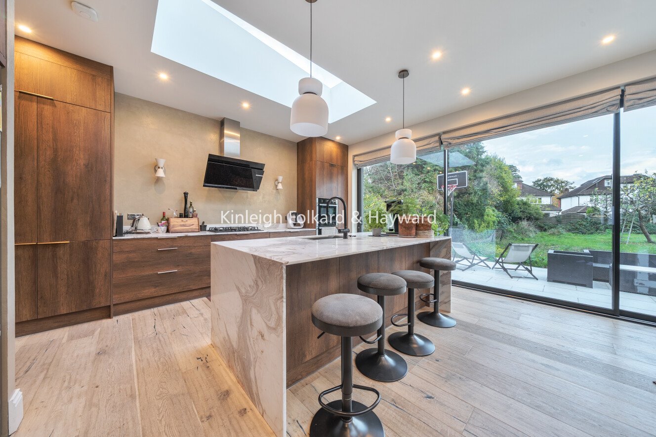 4 bedroom detached house for sale 0