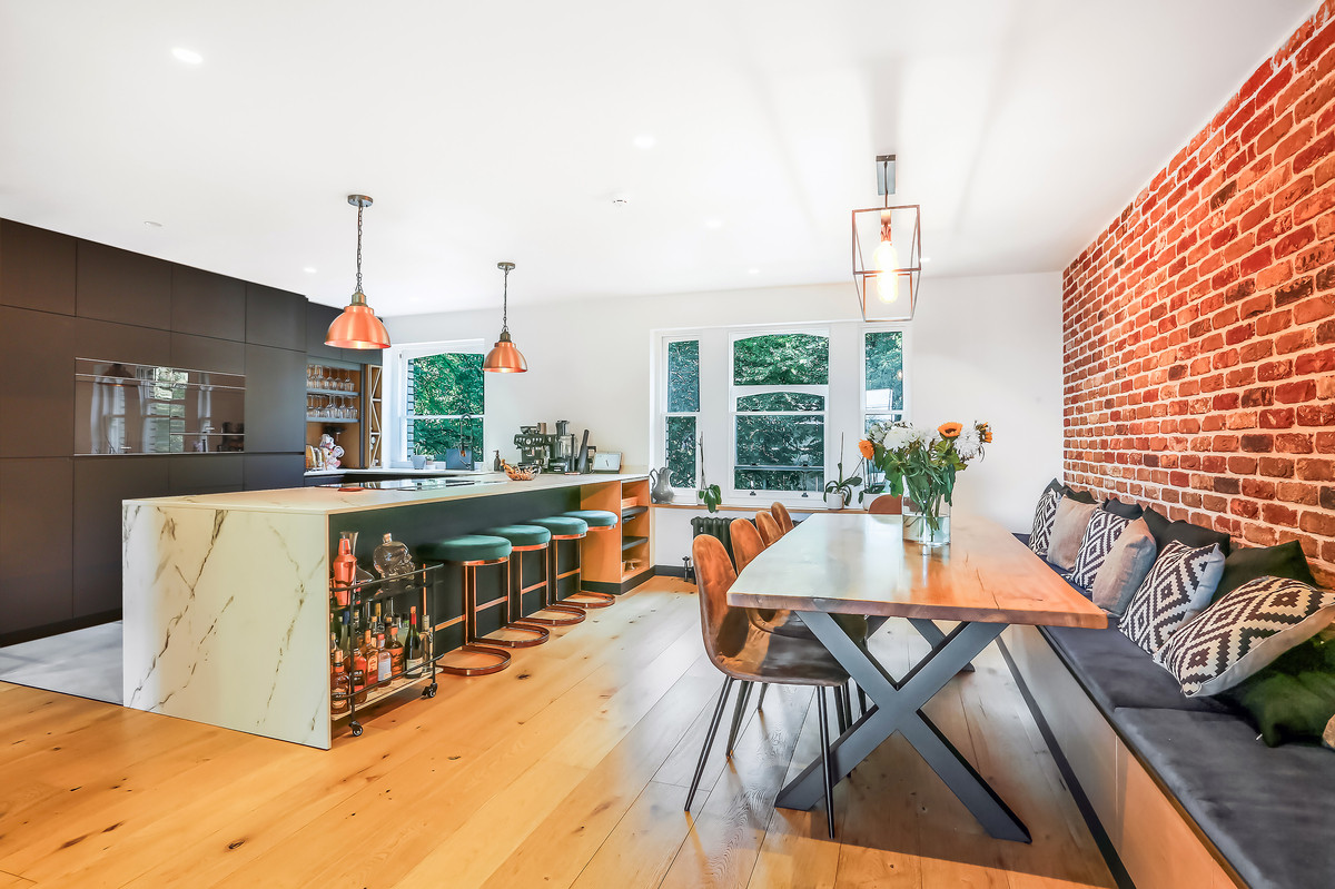 3 bedroom maisonette for sale 0