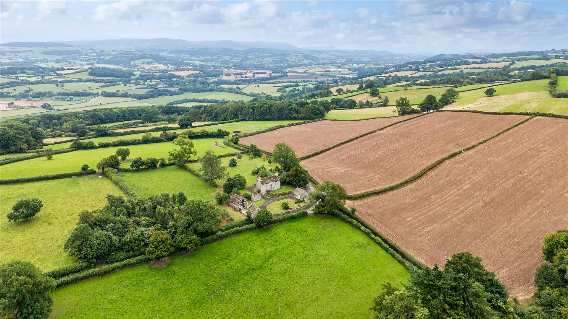 4 bedroom country house for sale 0