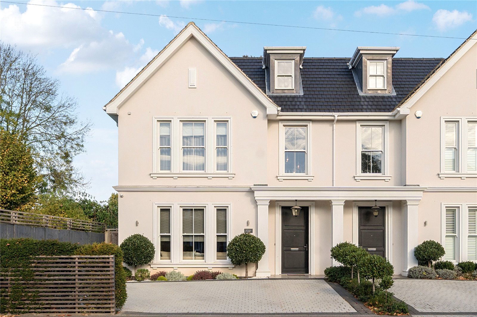 4 bedroom detached house for sale in Bromley