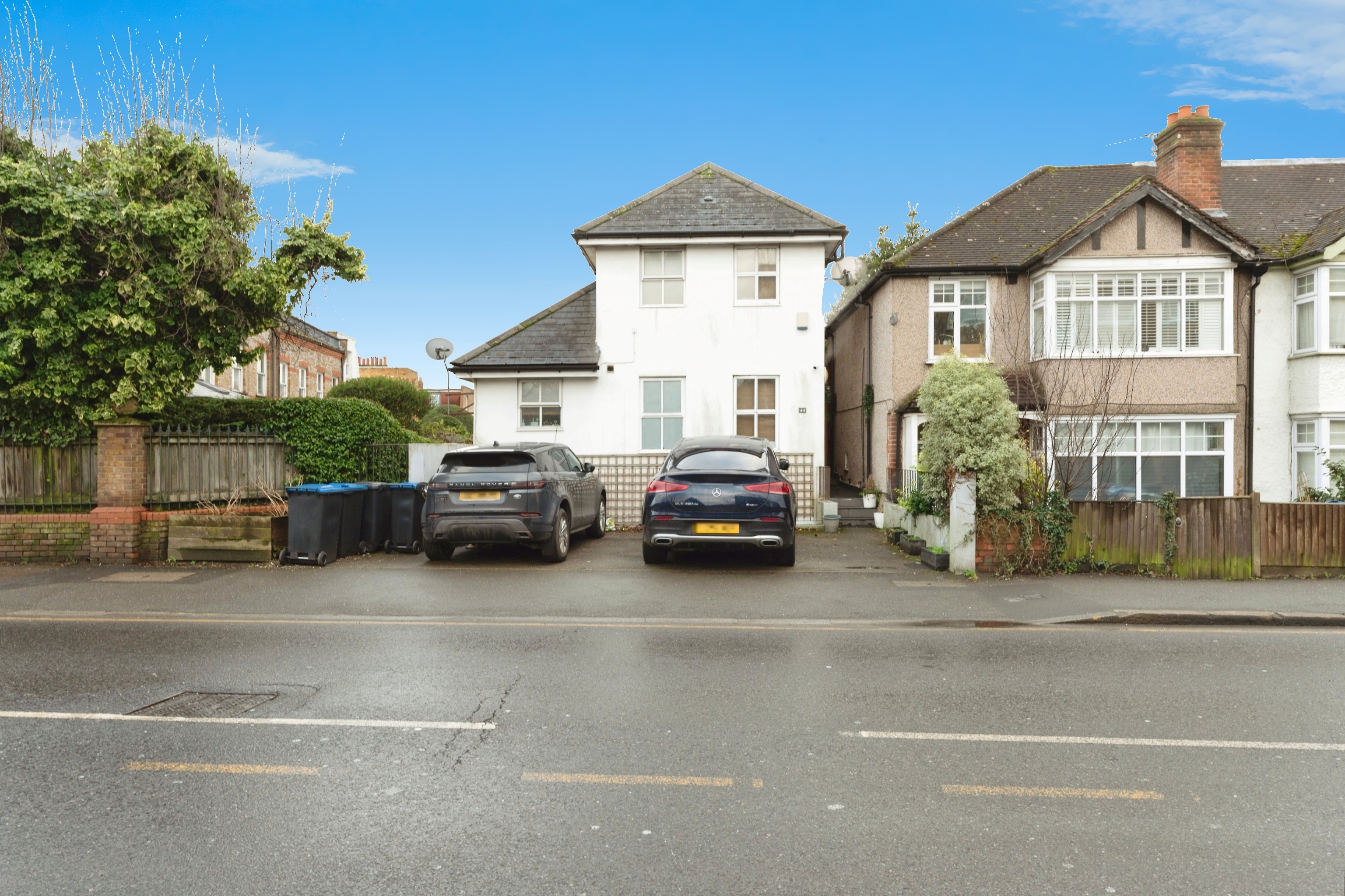 3 bedroom semi-detached house for sale 0