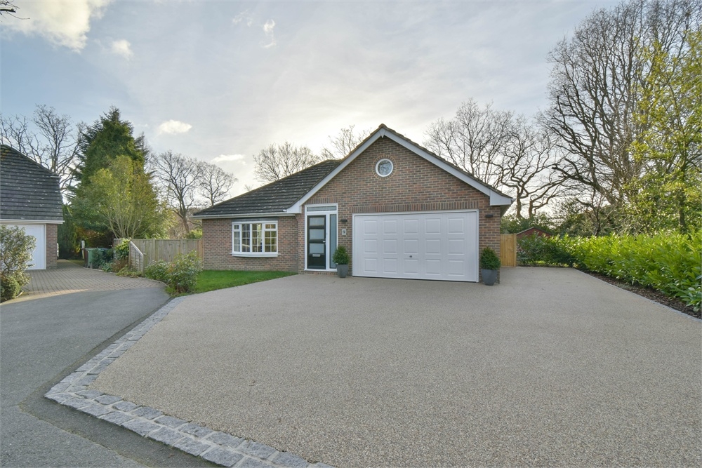 Free property report 9 Holland Avenue, Bexhill, TN39 4QD Chimnie