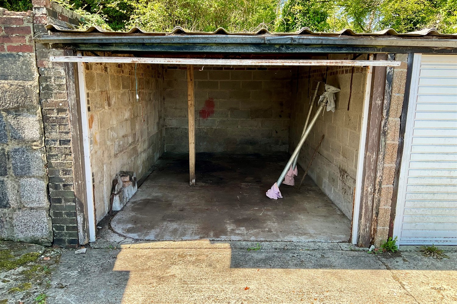 Garage 5, Mount Road, Dover photo 4