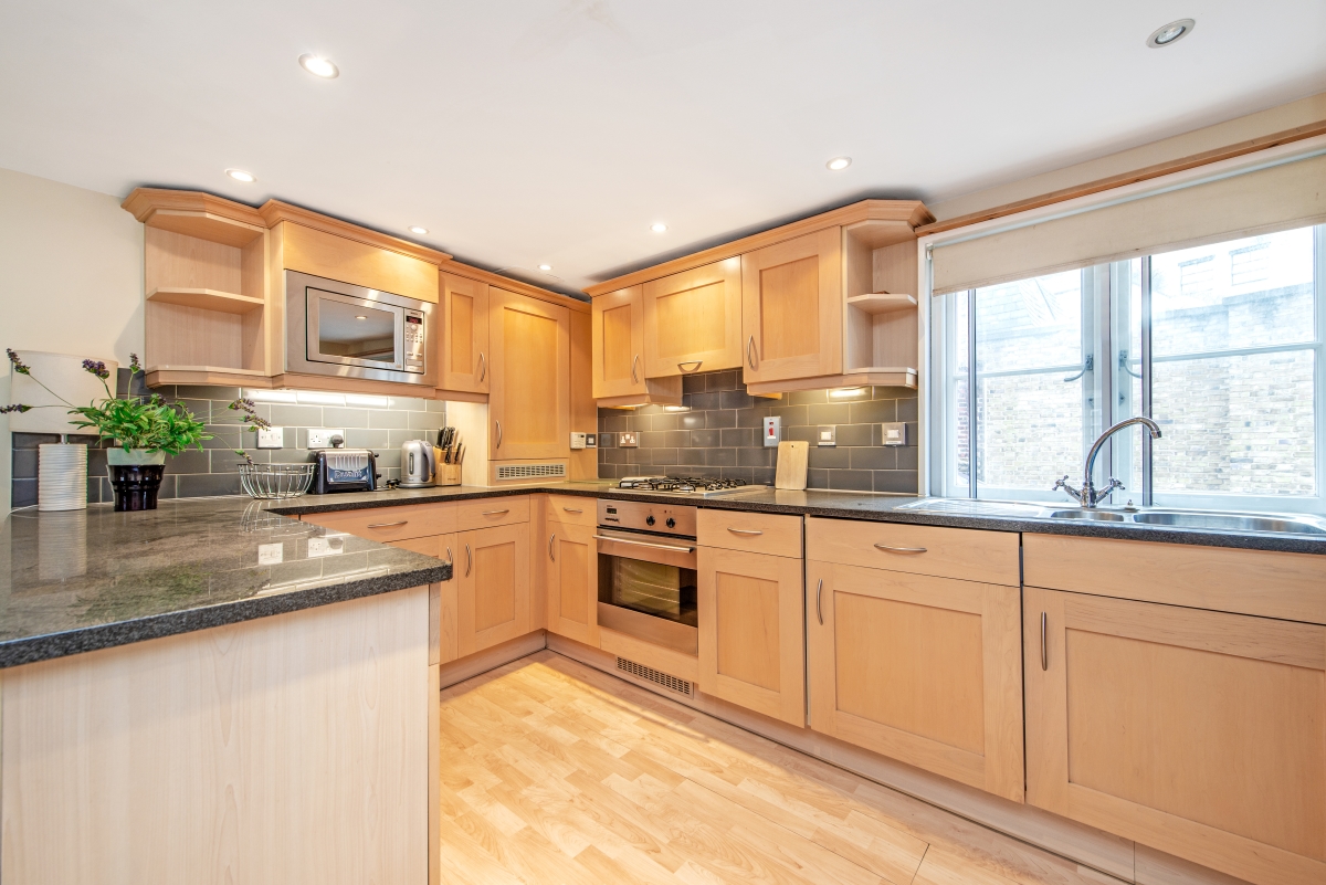 9c, Avery Row, London photo 4