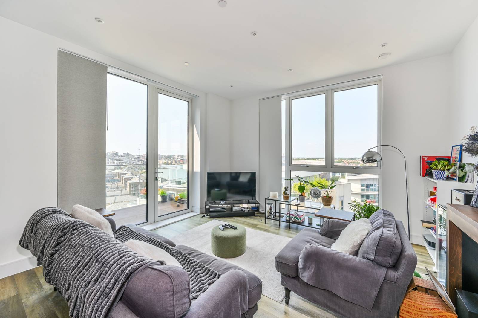 3 bedroom flat for sale