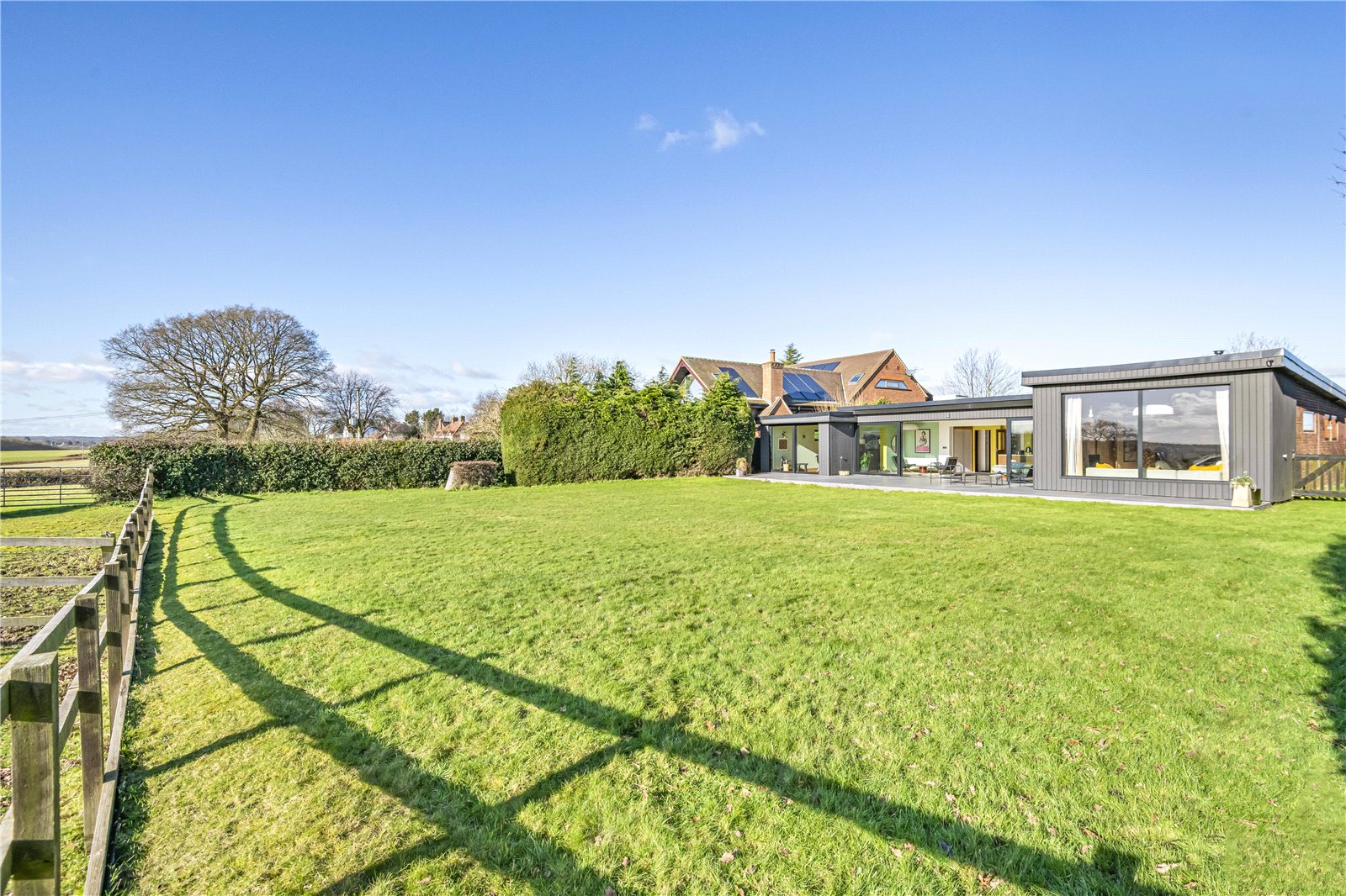 4 bedroom detached house for sale 0
