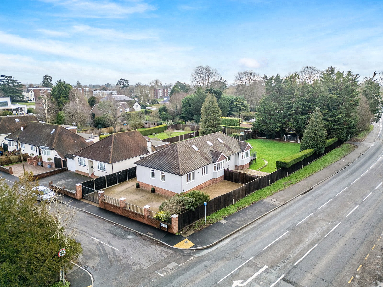 5 bedroom terraced house for sale in London