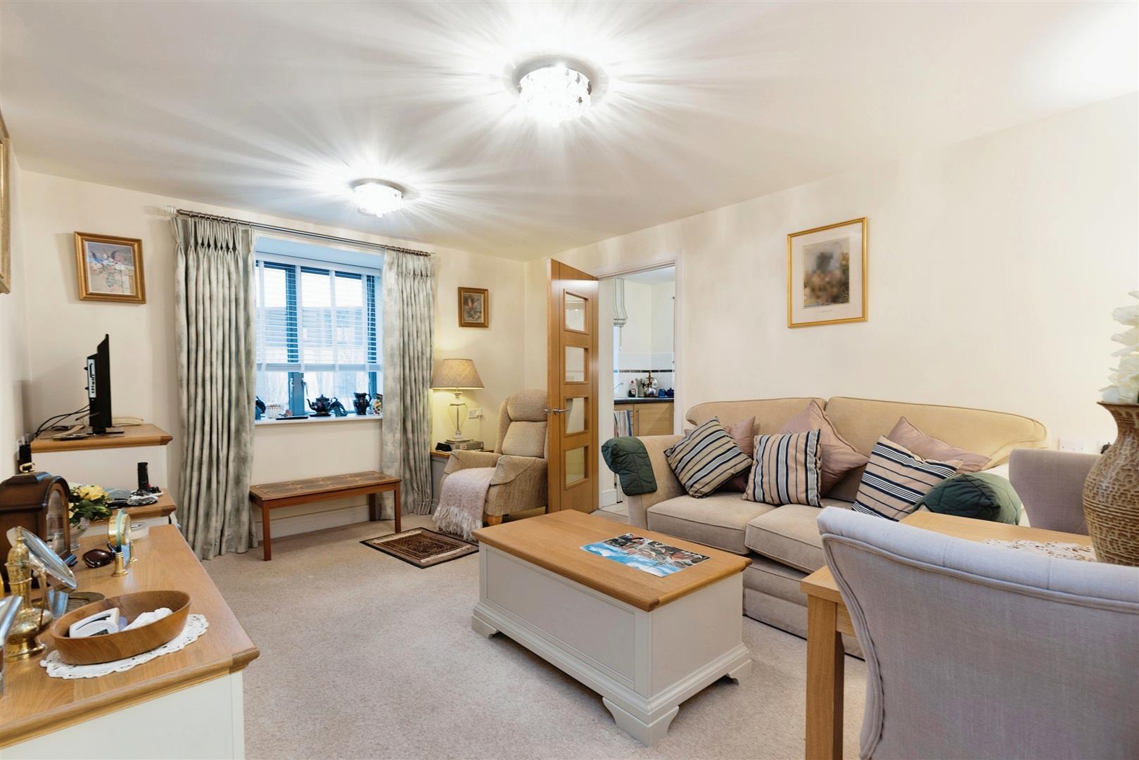 33 Jenner Court, St. Georges Road, Cheltenham photo 4