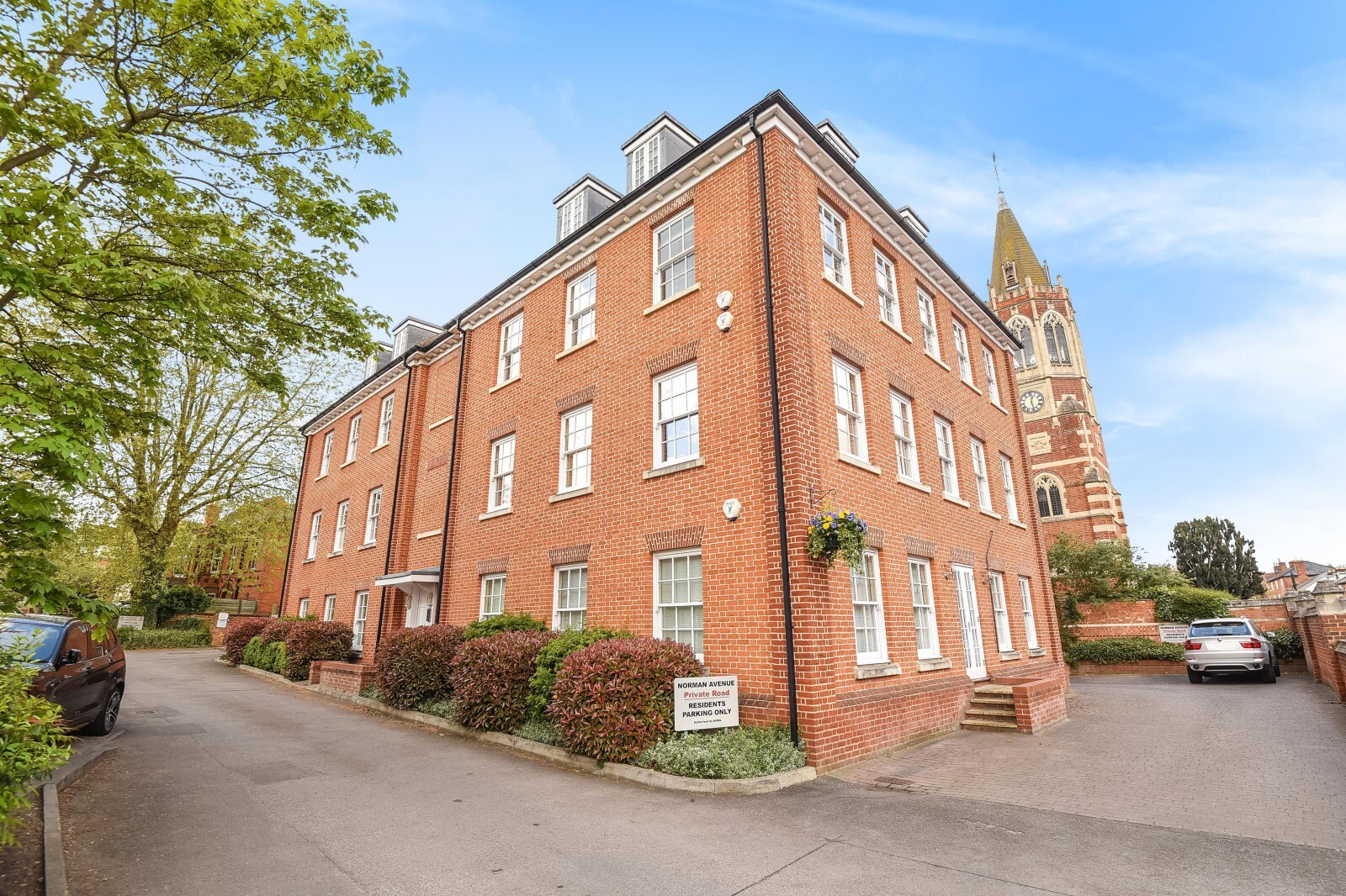 3-bed flat on 3 Norman House,, Norman Avenue, Oxfordshire, £595,000