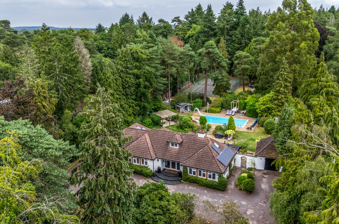 5 bedroom detached house for sale 0