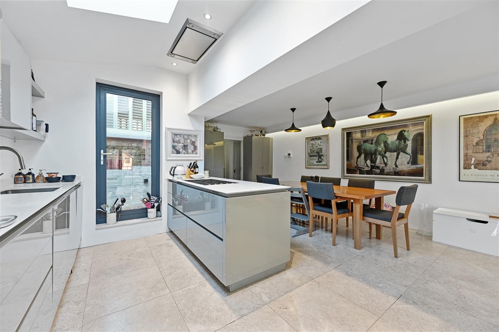 4 bedroom end terrace house for sale 0