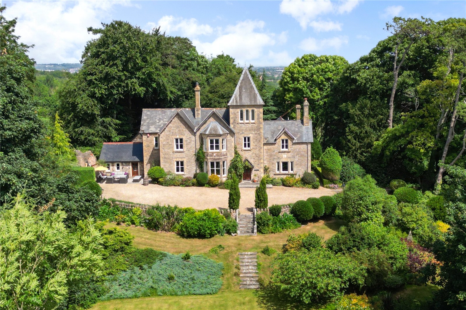 5 bedroom flat for sale