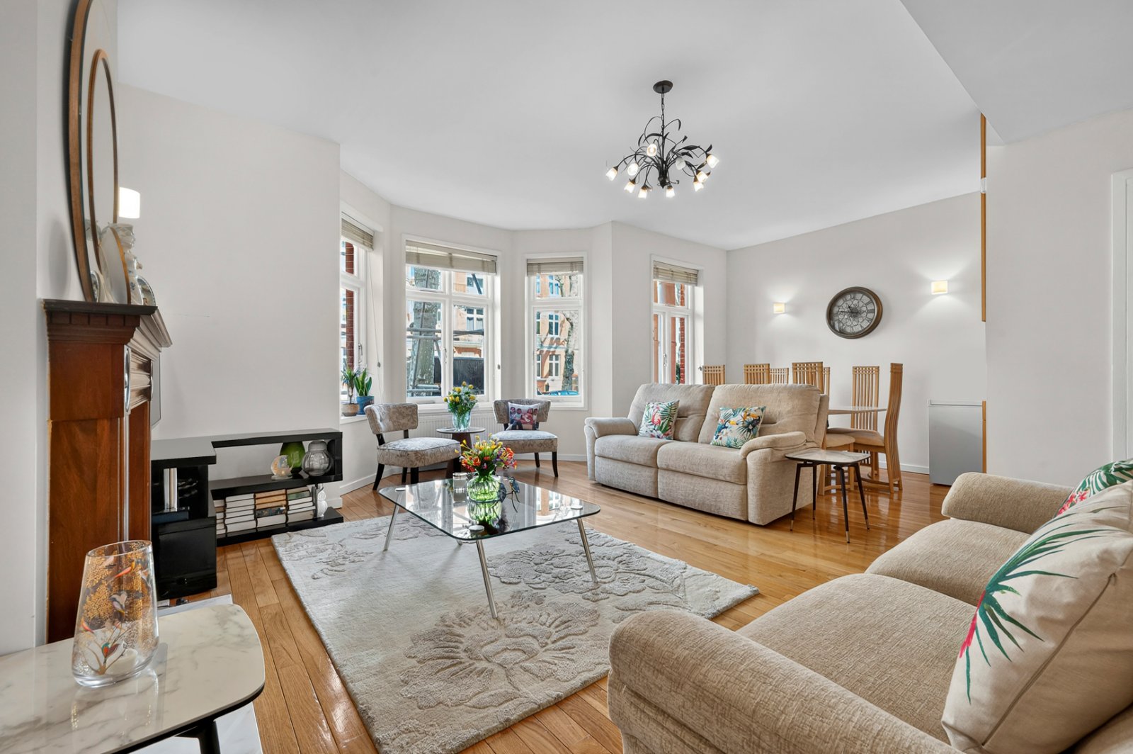 4 bedroom detached house for sale in Hayling Island