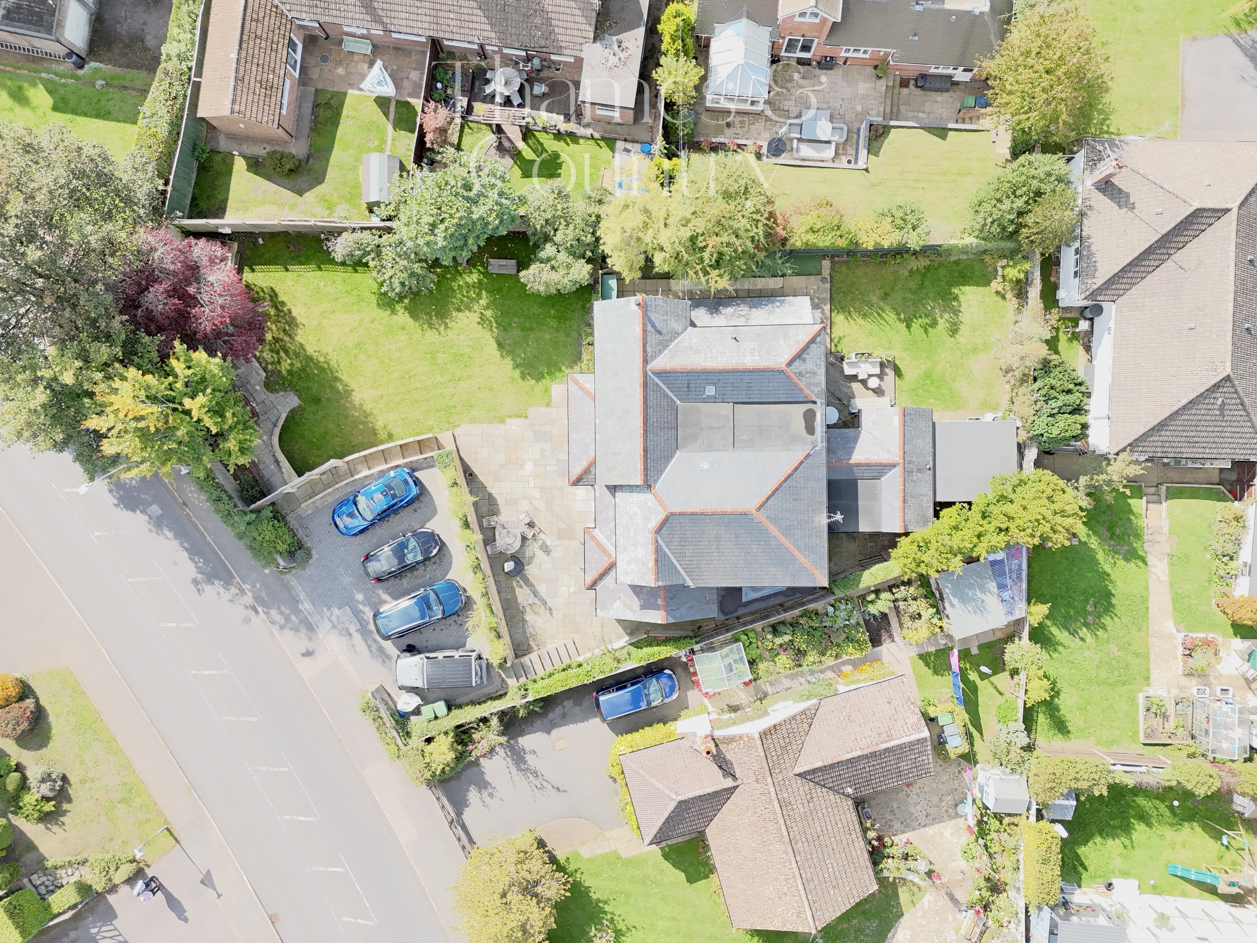 5 bedroom cottage for sale 0