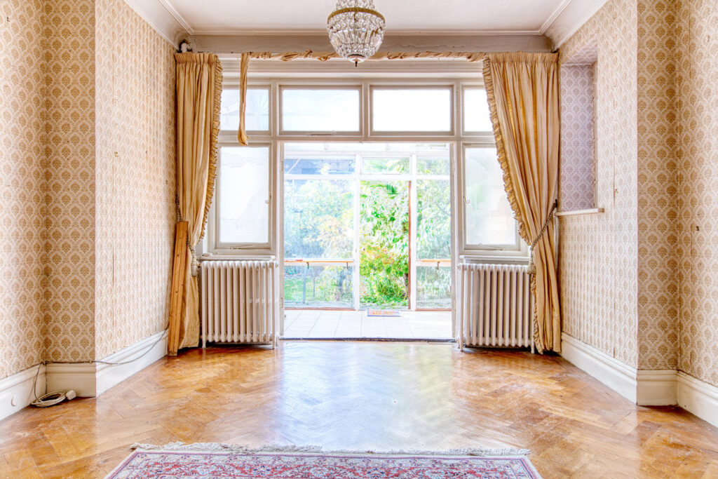 6 bedroom semi-detached house for sale 0