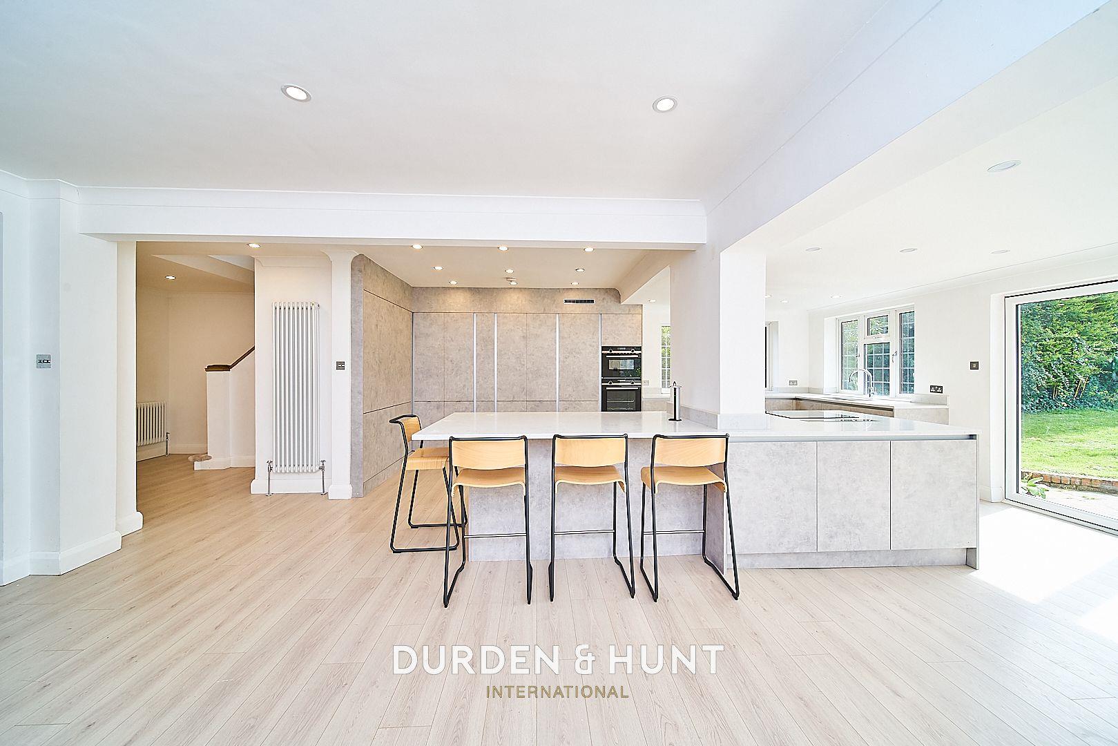 4 bedroom detached house for sale 0