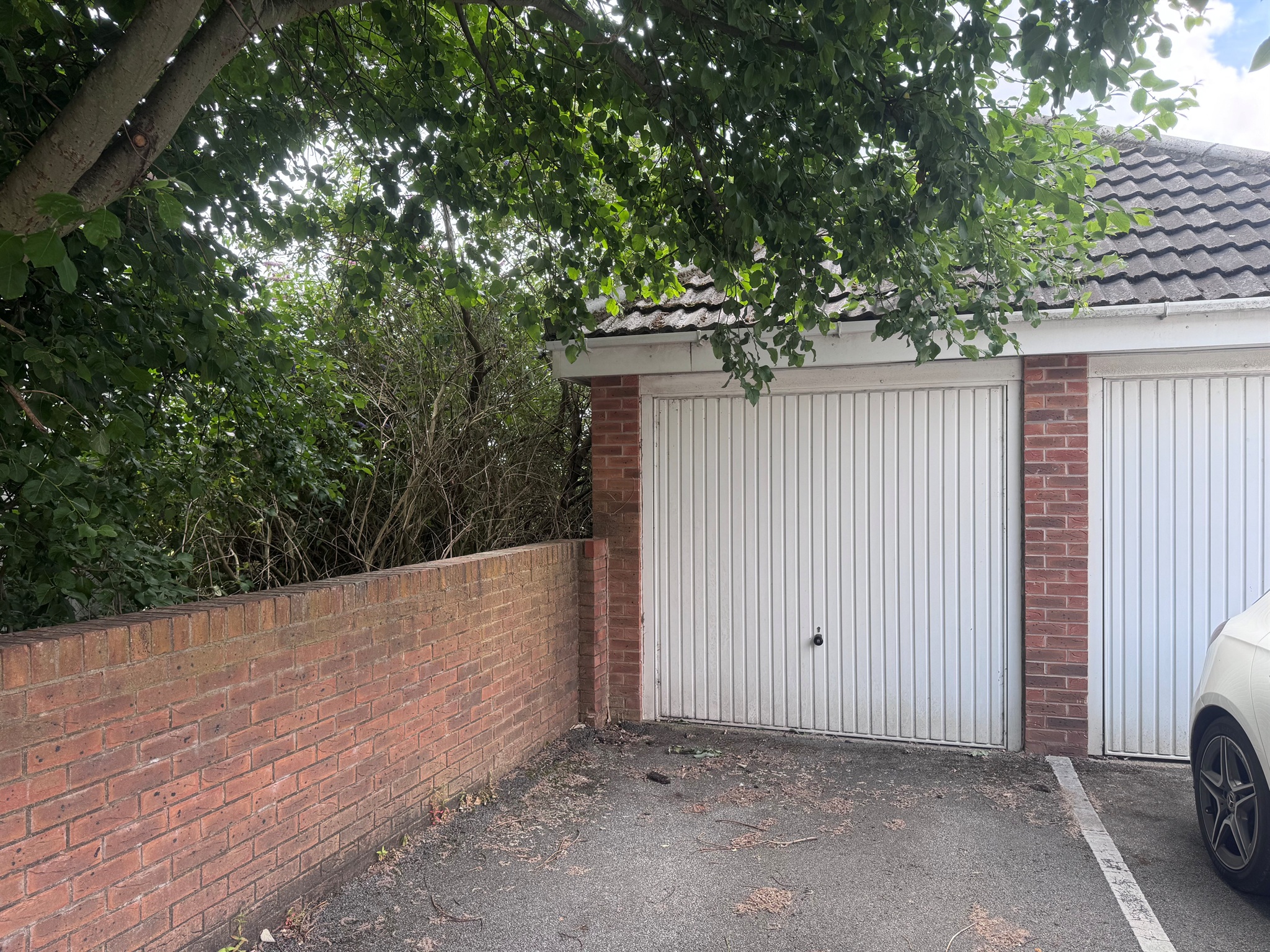 36, Hill End Crescent, Leeds photo 4