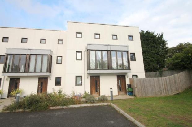 9, Hallowell Gardens, London photo 5