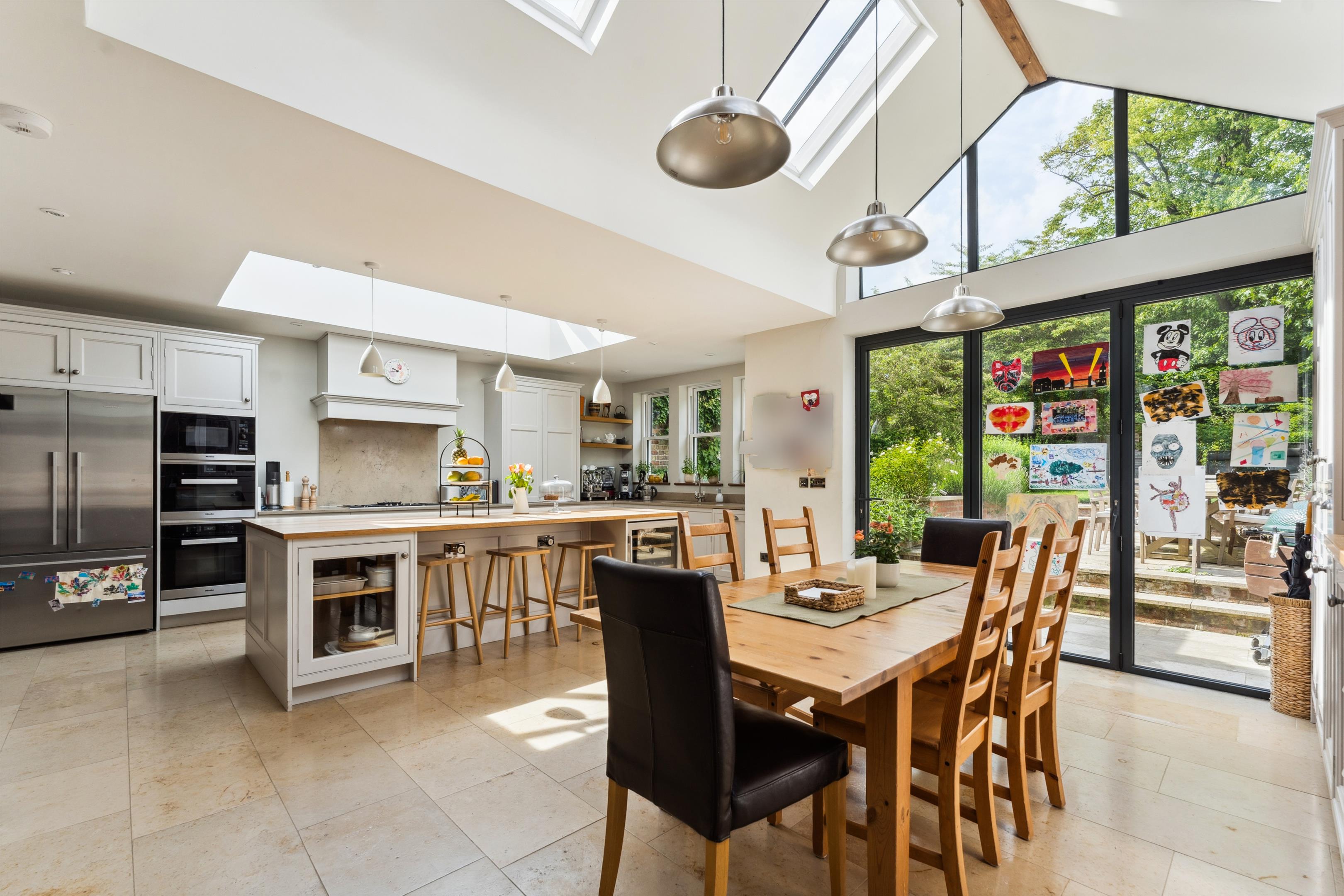 5 bedroom semi-detached house for sale 0