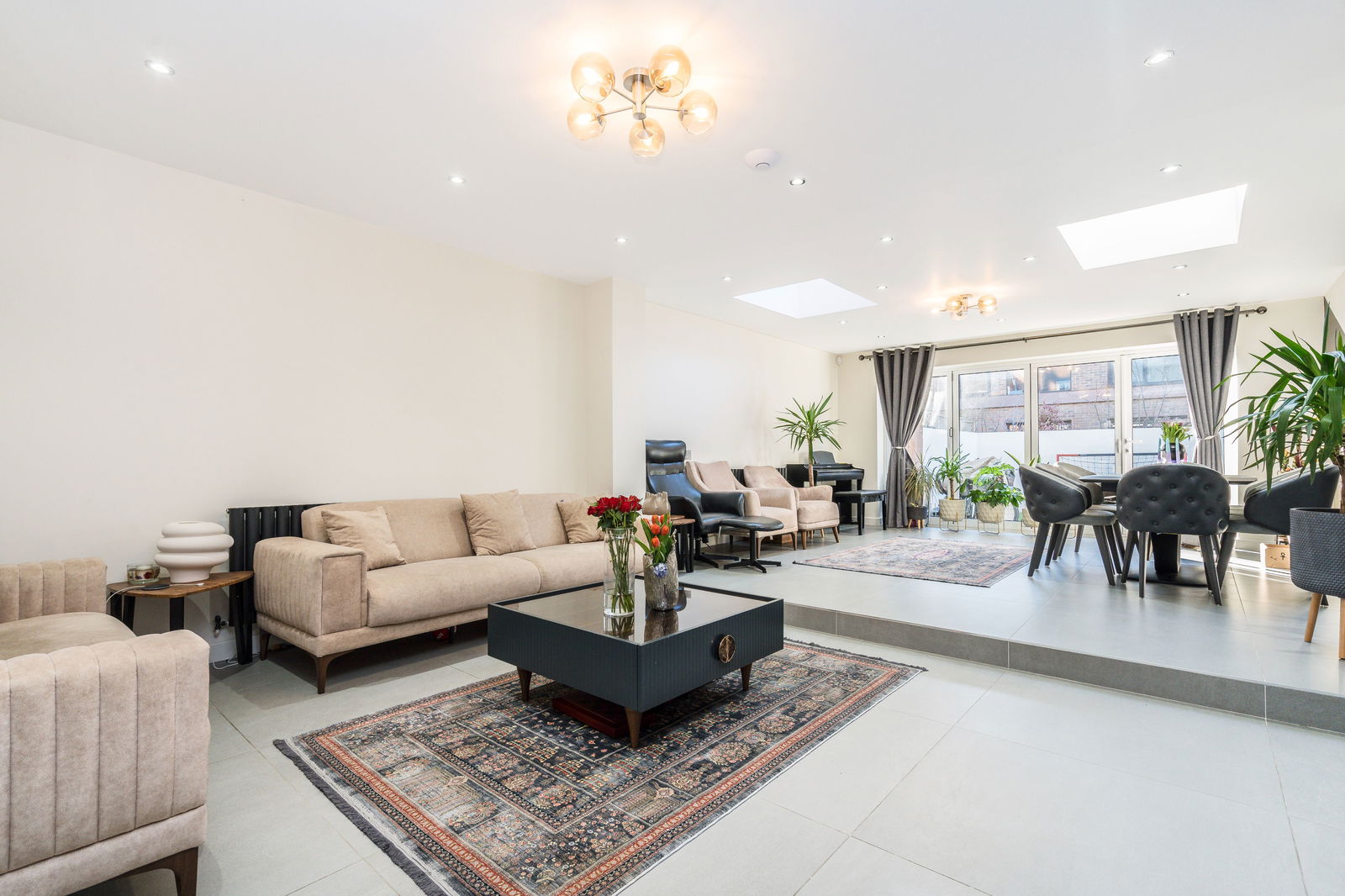 5 bedroom town house for sale 0