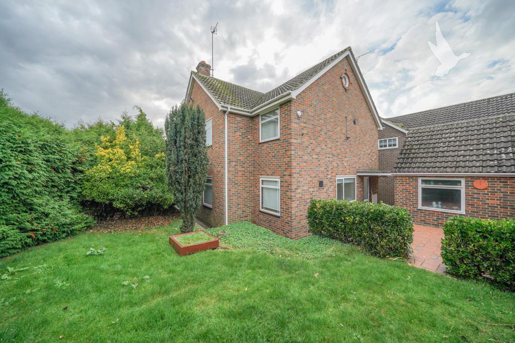 9, Earlsmead, Witham photo 3