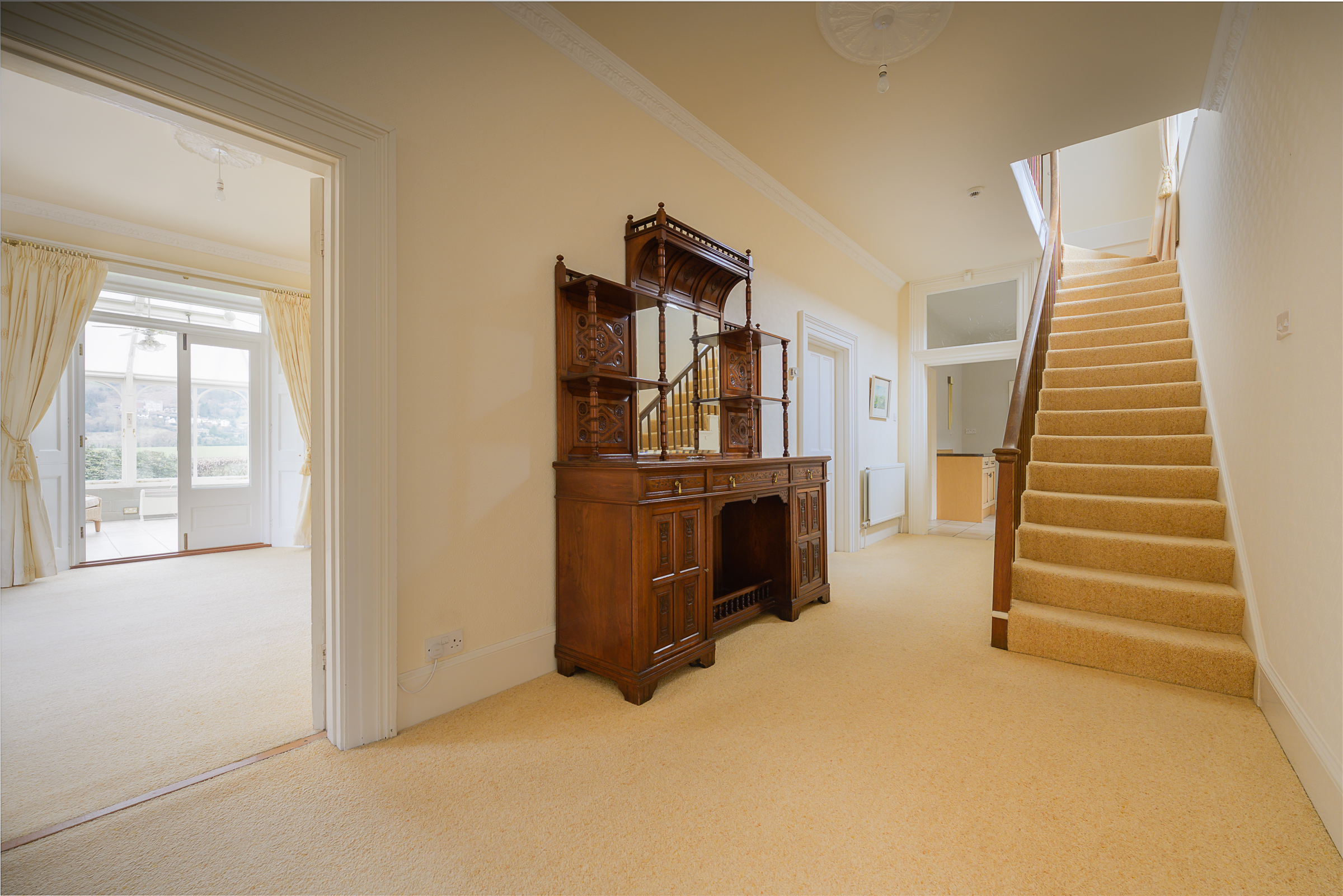 5 bedroom detached house for sale 0