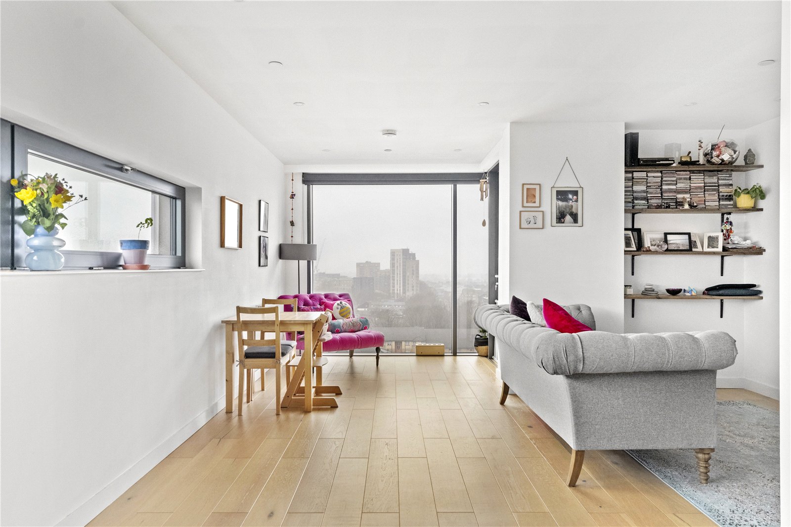 2-bed flat on 59 Gateway Apartments, £550,000
