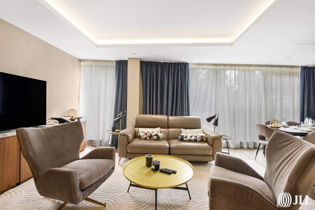 3 bedroom flat for sale 0