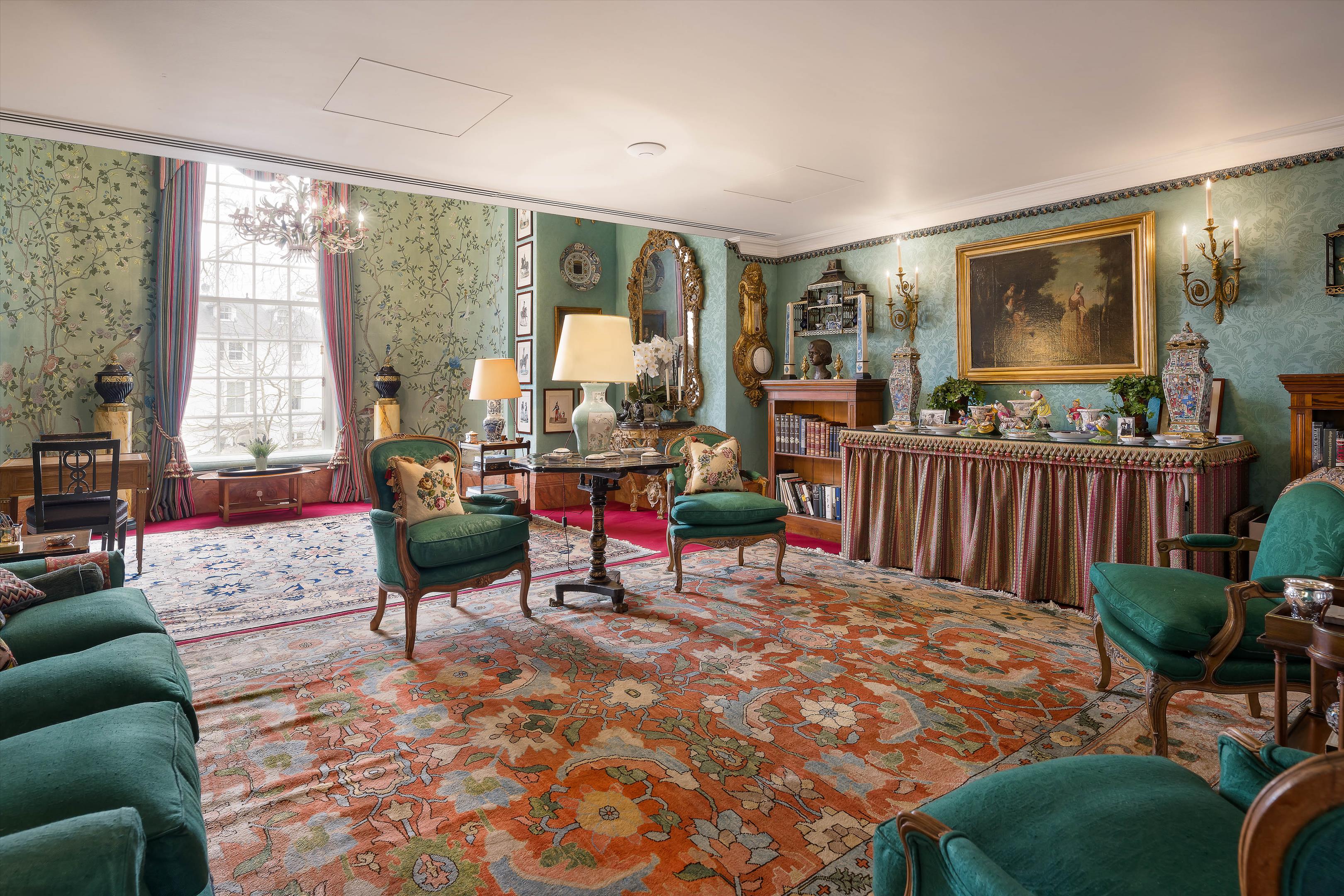 3 bedroom flat for sale 0