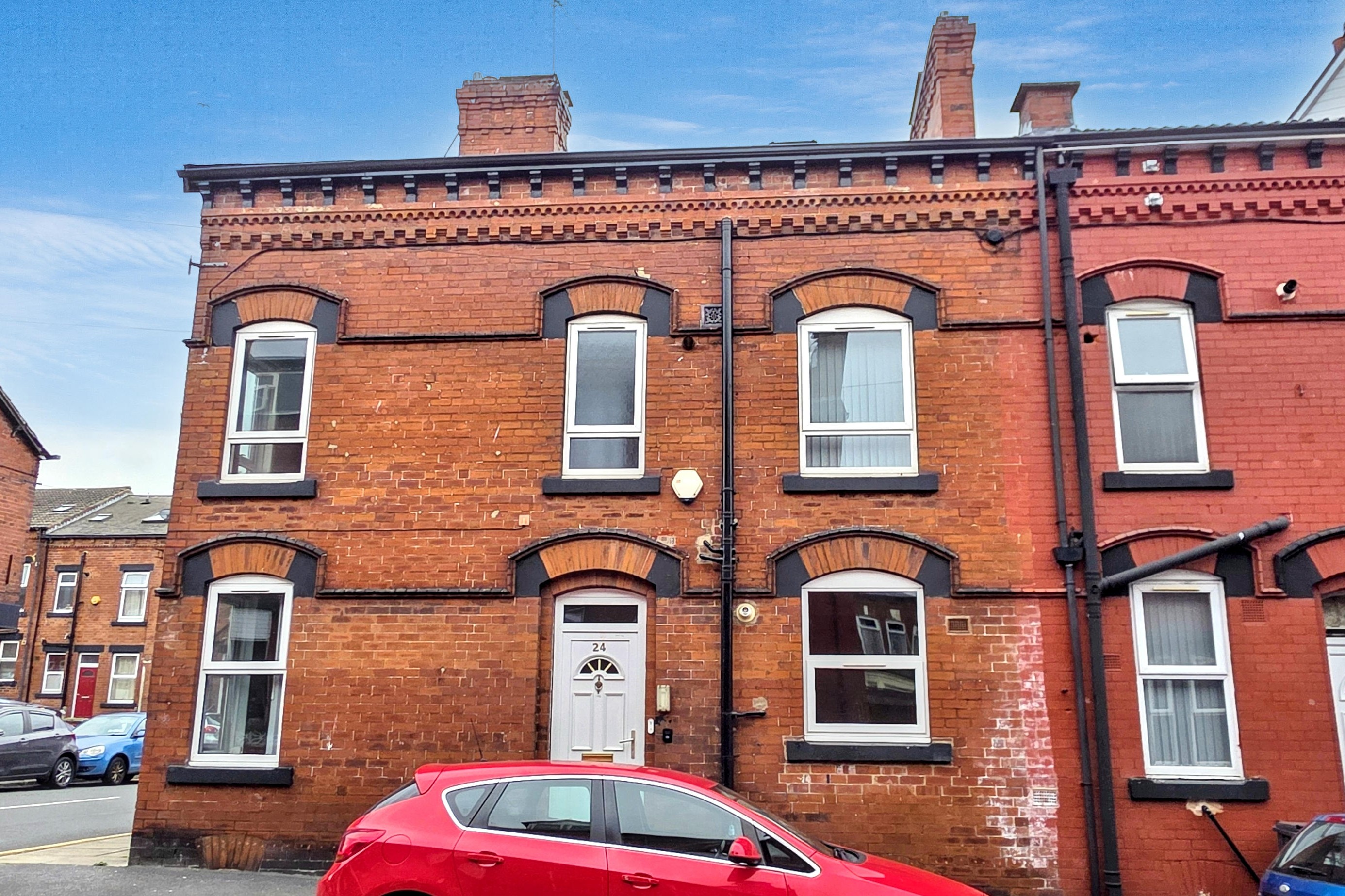 24 Bayswater Crescent, Leeds photo 2