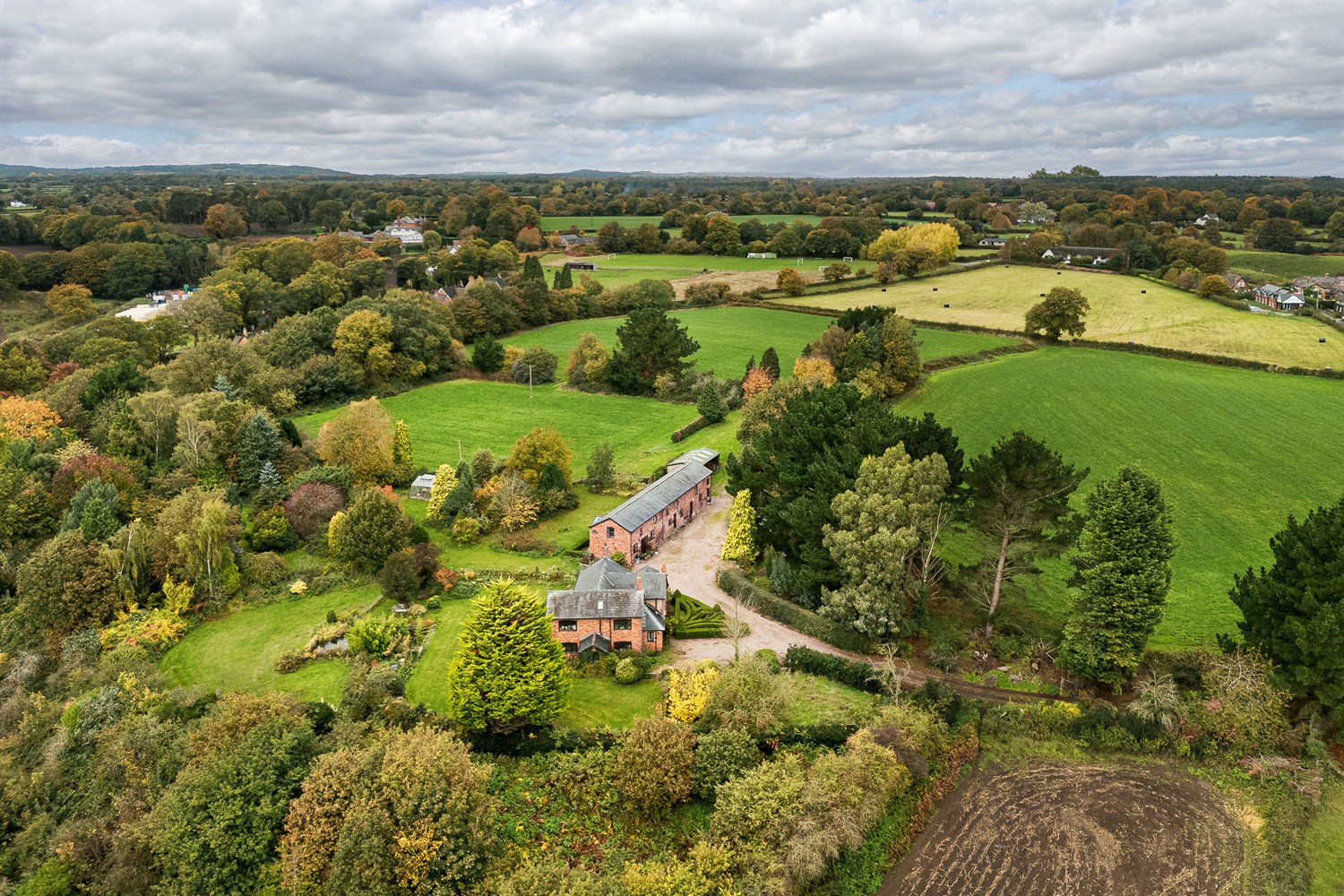 9 bedroom detached house for sale 0