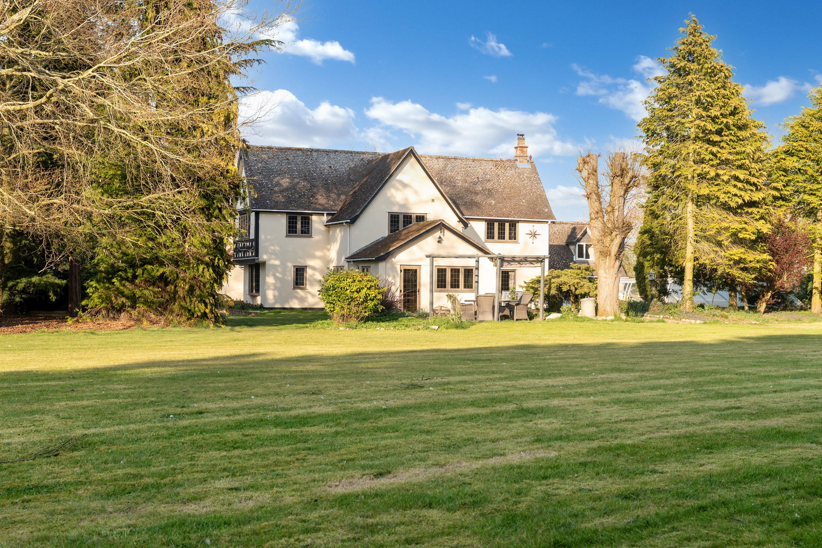 5 bedroom detached house for sale 0