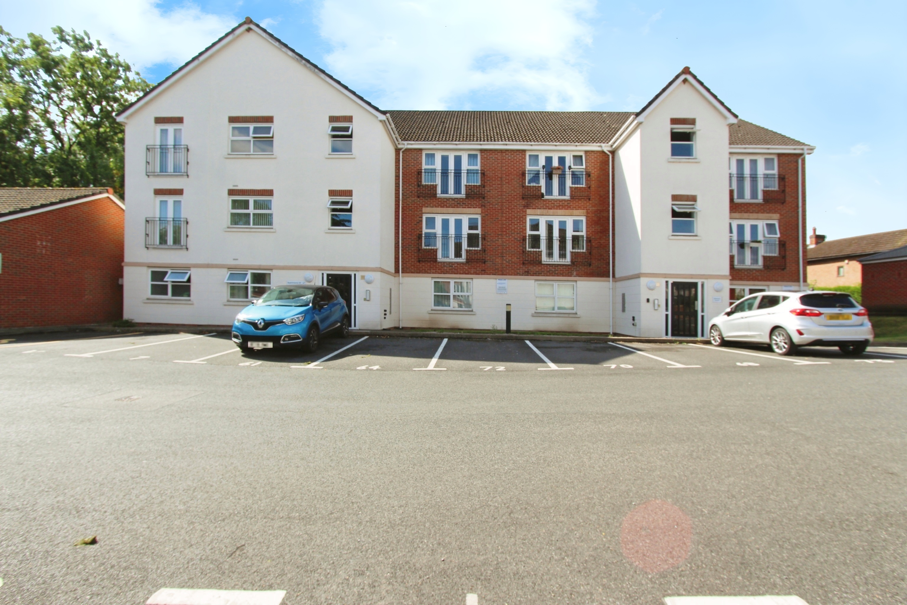 2-bed flat on 64, Peckerdale Gardens, Derby, £120,000