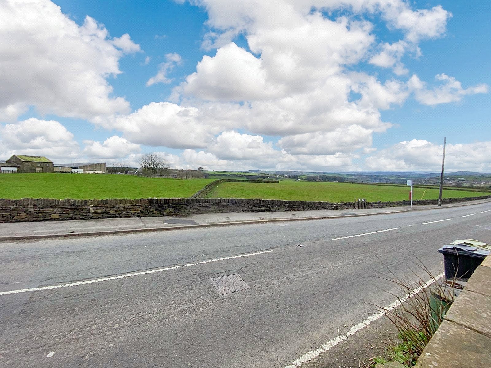 Photos of Dunford Road, Holmfirth, West Yorkshire HD9 67127542