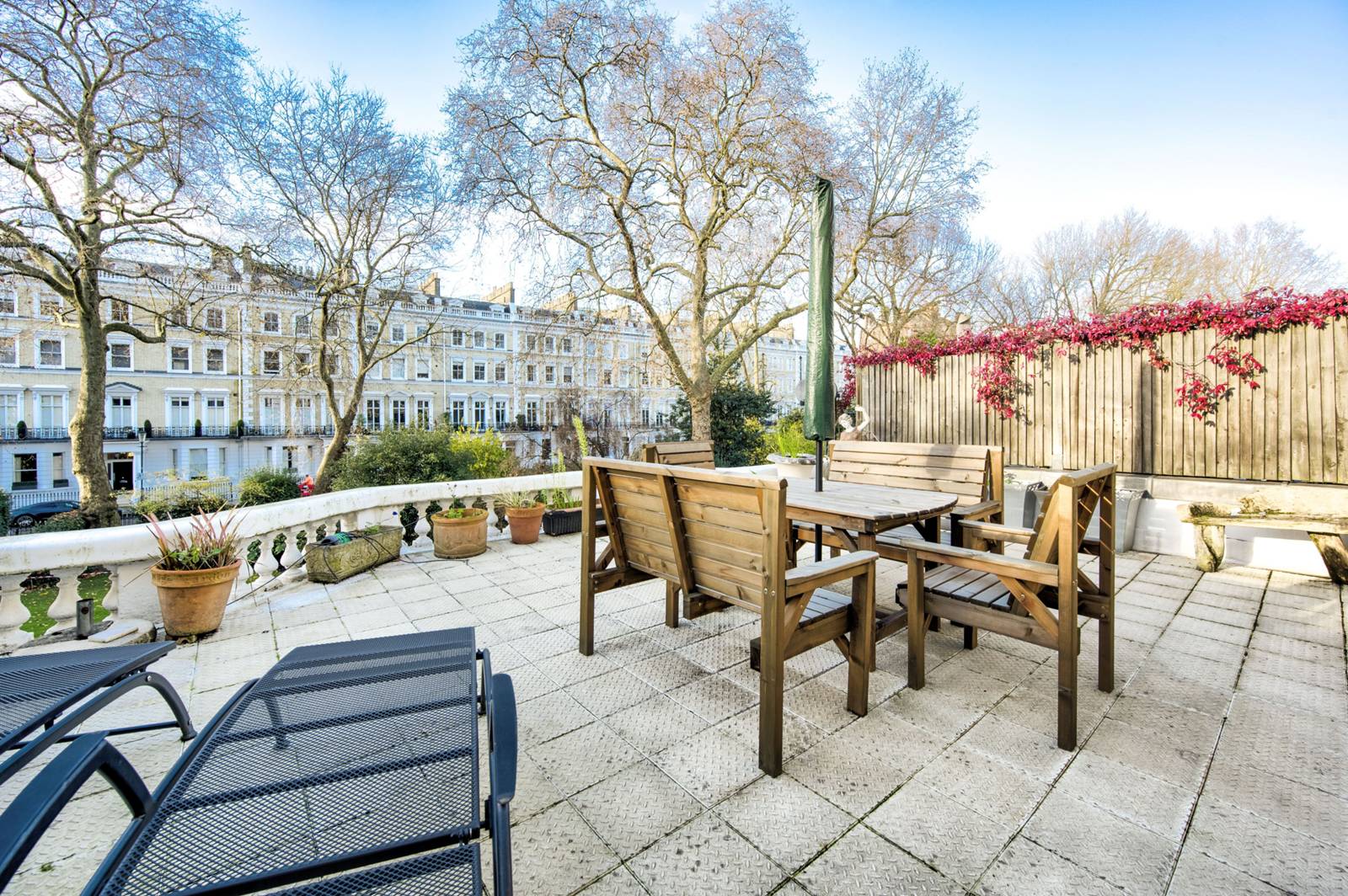 2 bedroom flat for sale 0