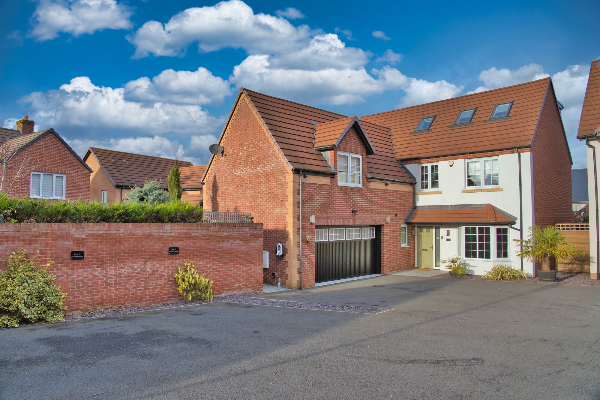 3 bedroom flat for sale