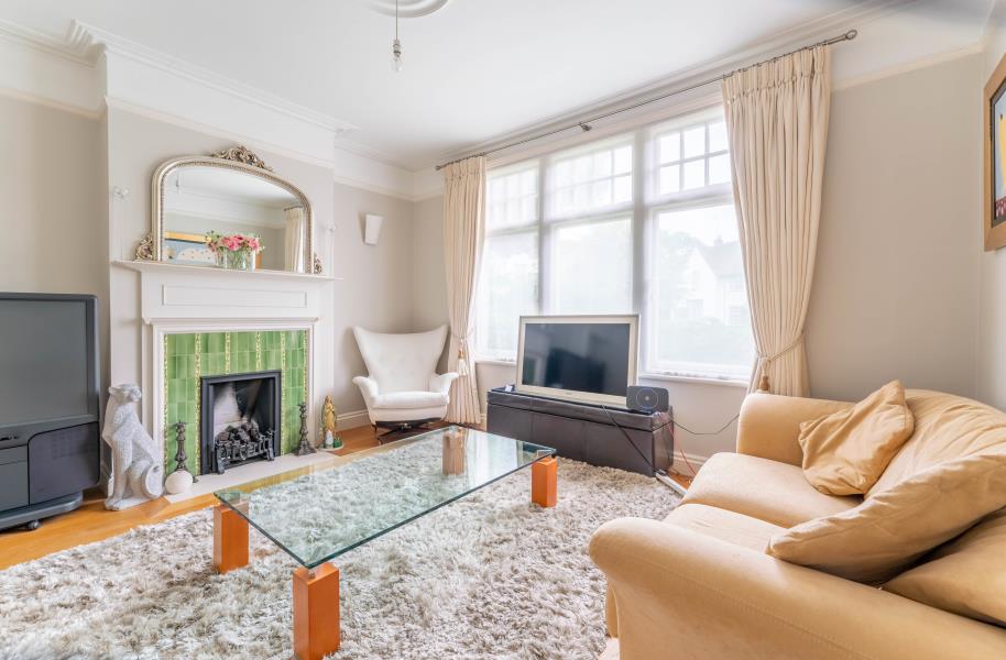 4 bedroom semi-detached house for sale 0