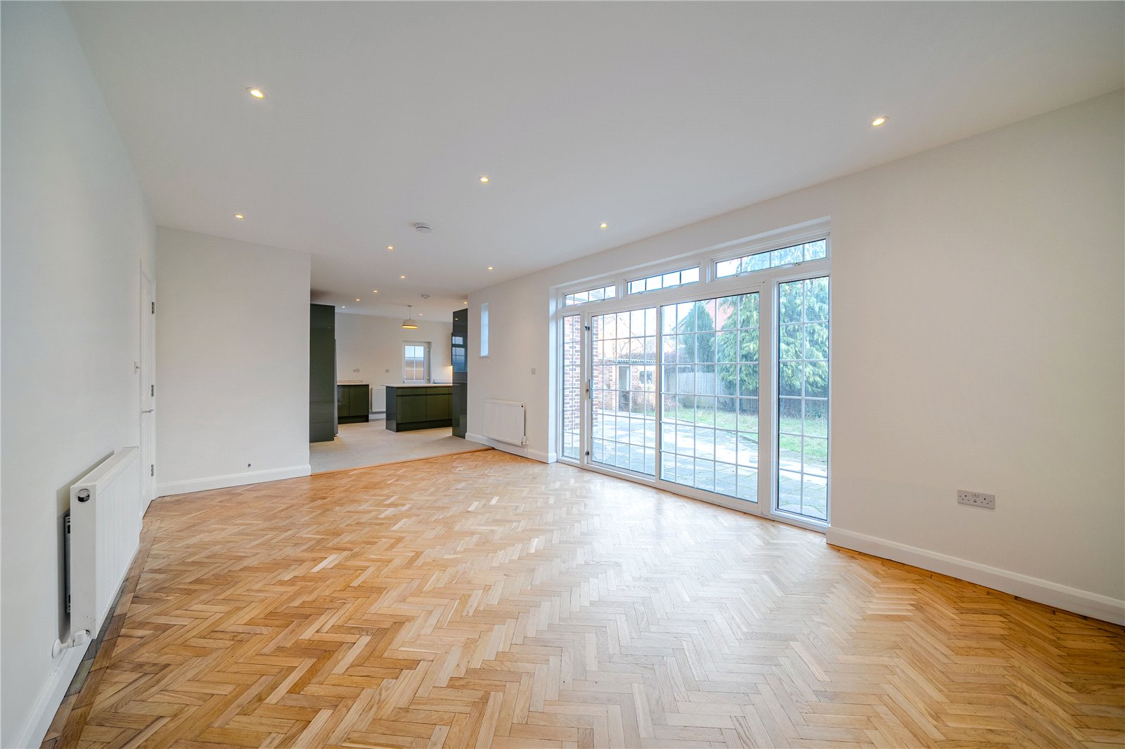 4 bedroom detached house for sale 0